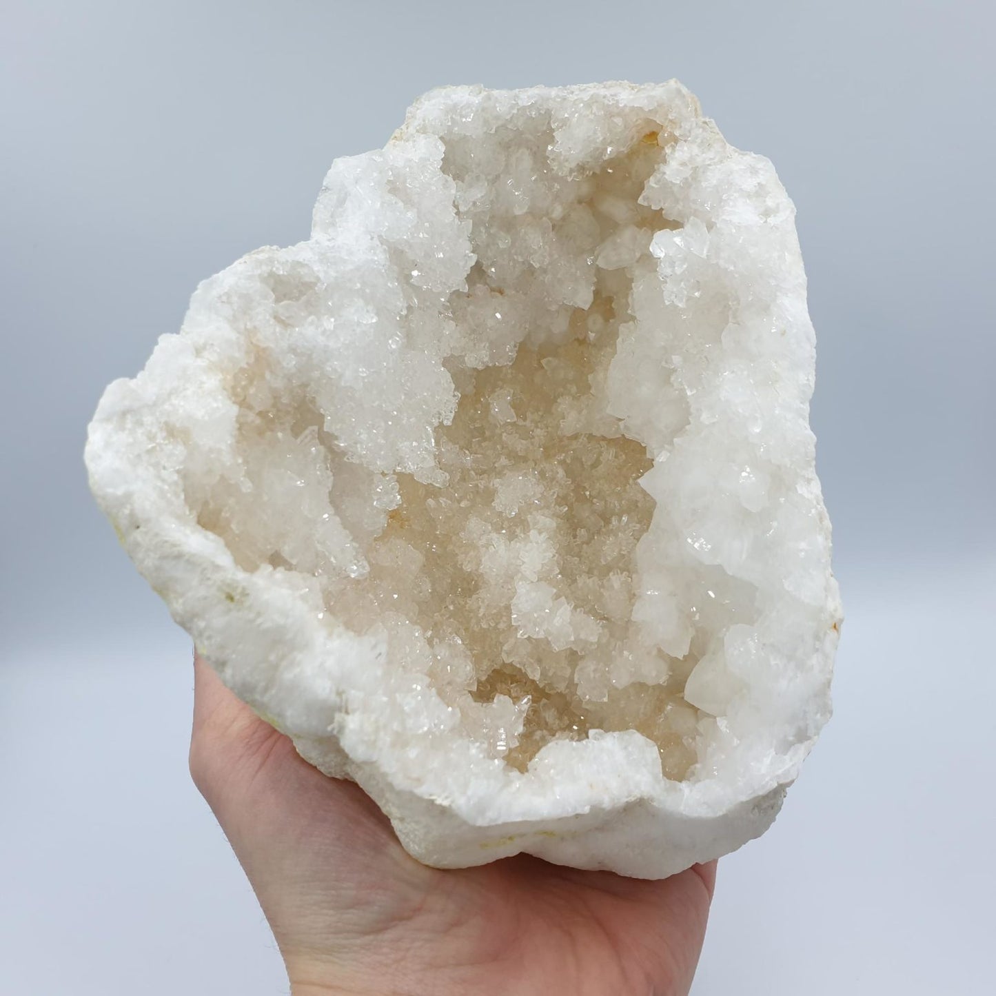 GÉODE QUARTZ SUPÉRIEUR 20-25 CM