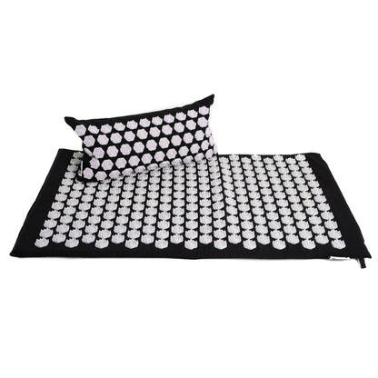 TAPIS ET COUSSIN À CLOUS FAIT MAIN